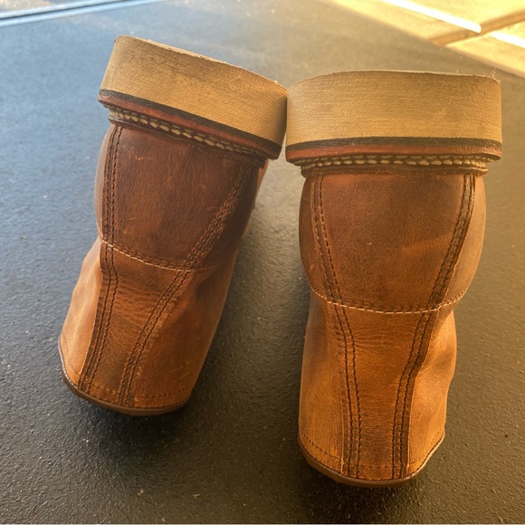 Red Wing CLASSIC MOC Boots in Copper Rough & Tough Leather 1907 - Picture 7 of 9